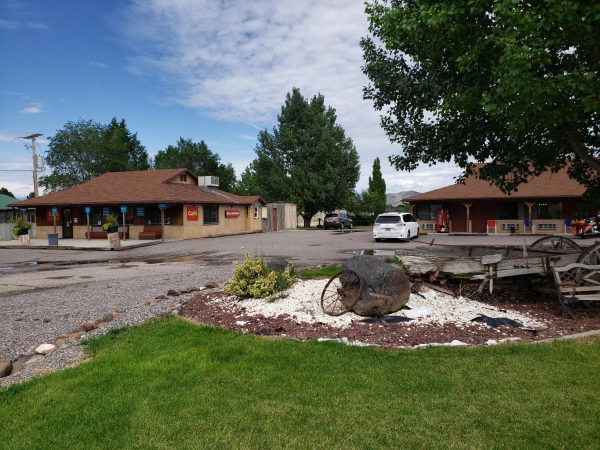 Motel Butch Cassidy'S Hideout Circleville Exterior foto