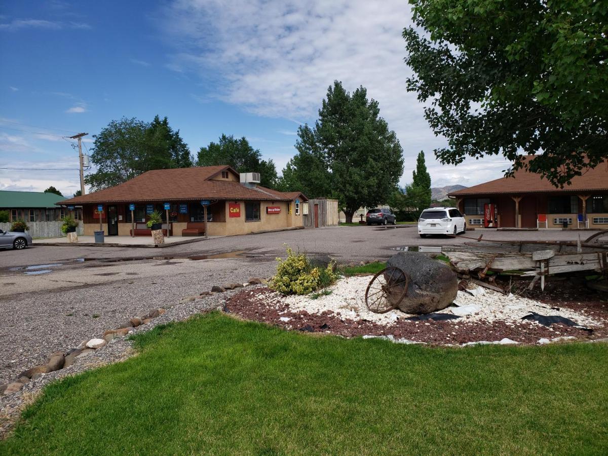 Motel Butch Cassidy'S Hideout Circleville Exterior foto